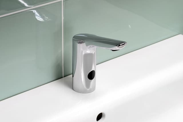 Sensorowa bateria stojąca 24V DC, chrom