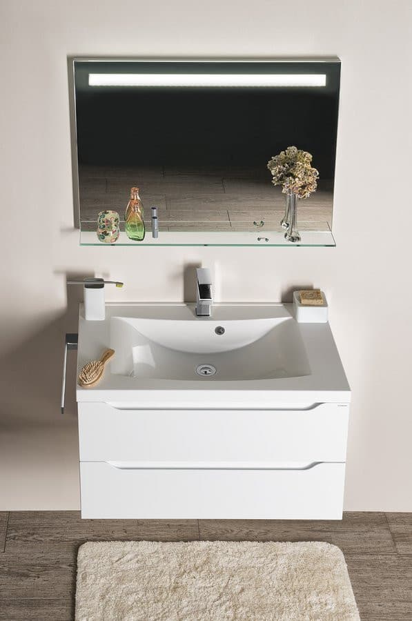 BRETO lustro z oświetleniem LED i półką 80x60,8cm