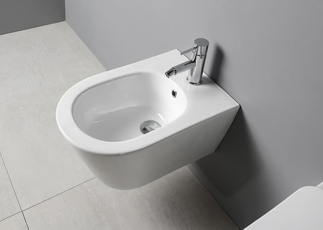 AVVA bidet wiszący 35,5x53cm, biały