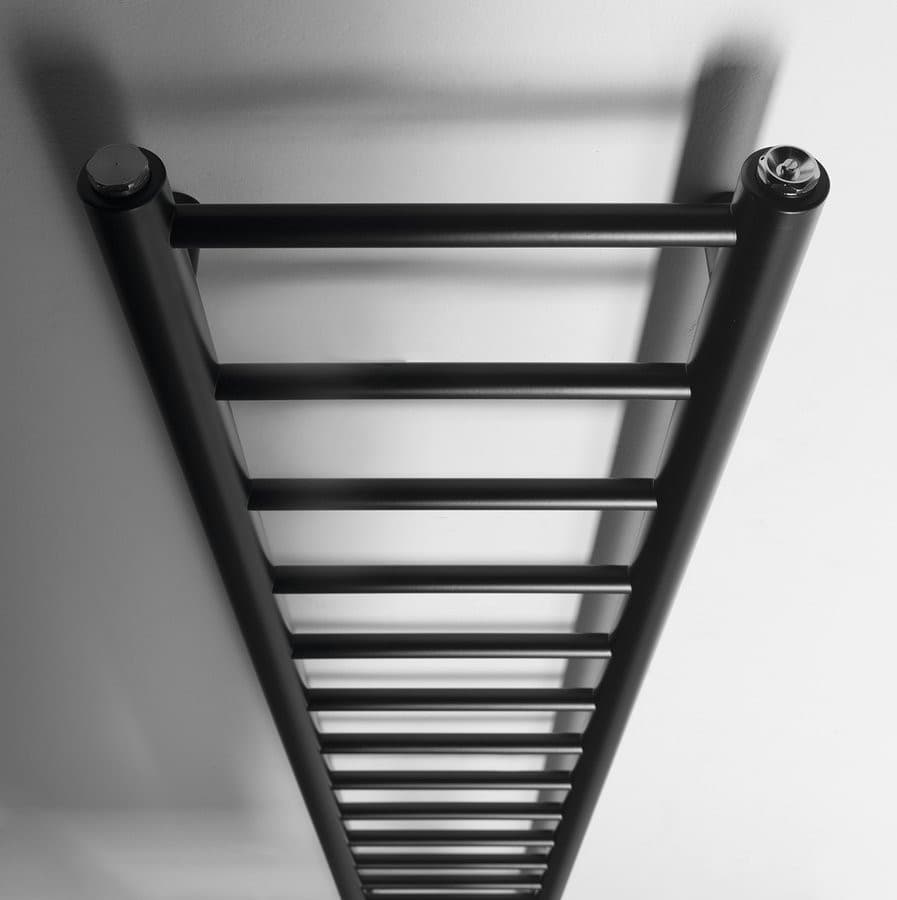 DINA grzejnik łazienkowy 300x1740 mm, czarny mat