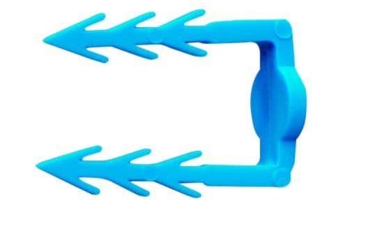 Plastikowe uchwyty do przewodu