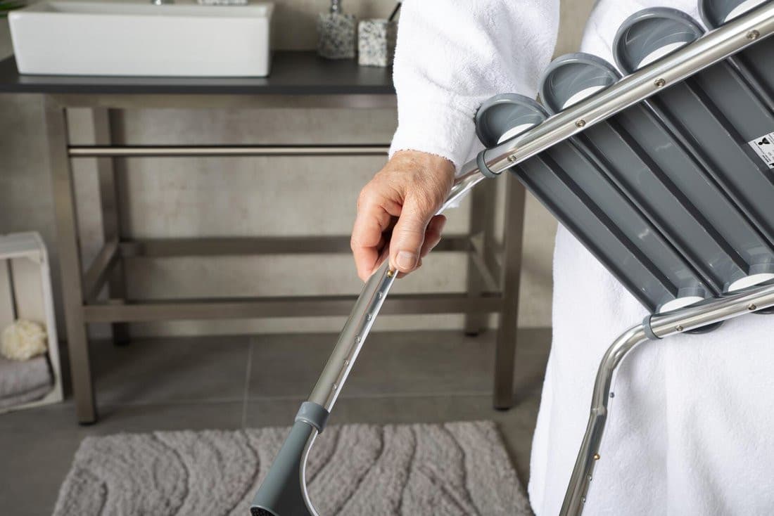 HANDICAP taboret łazienkowy, regulowana wysokość, czarny