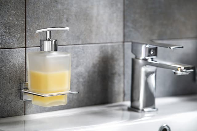 APOLLO dozownik mydła 200ml, mleczne szkło, chrom
